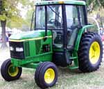 John Deere 5210