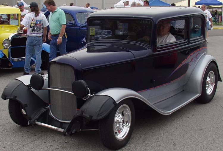 32 Ford Victoria Sedan