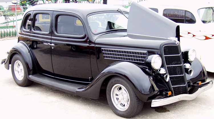 35 Ford ForDor Sedan