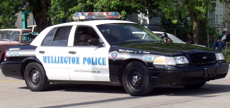 02 Ford Crown Vic Police Cruiser