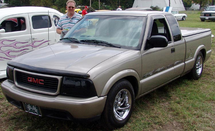 02 GMC Sonoma Xcab Pickup