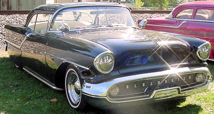 57 Oldsmobile 2dr Hardtop