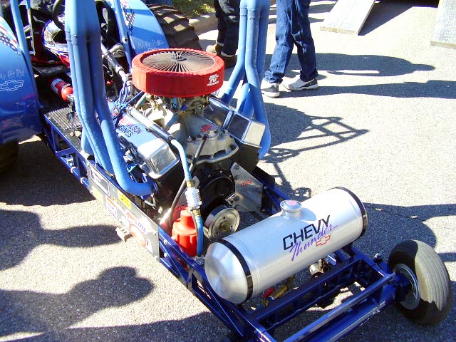 Pulling Lawn Tractor w/SBC V8