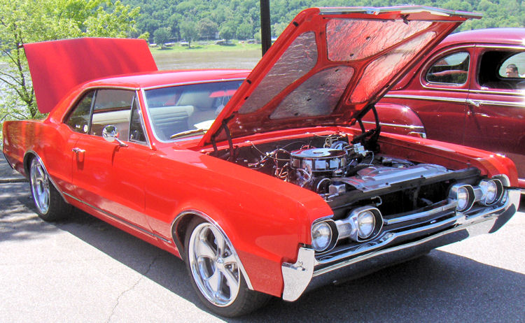 67 Oldsmobile Cutlass 2dr Hardtop